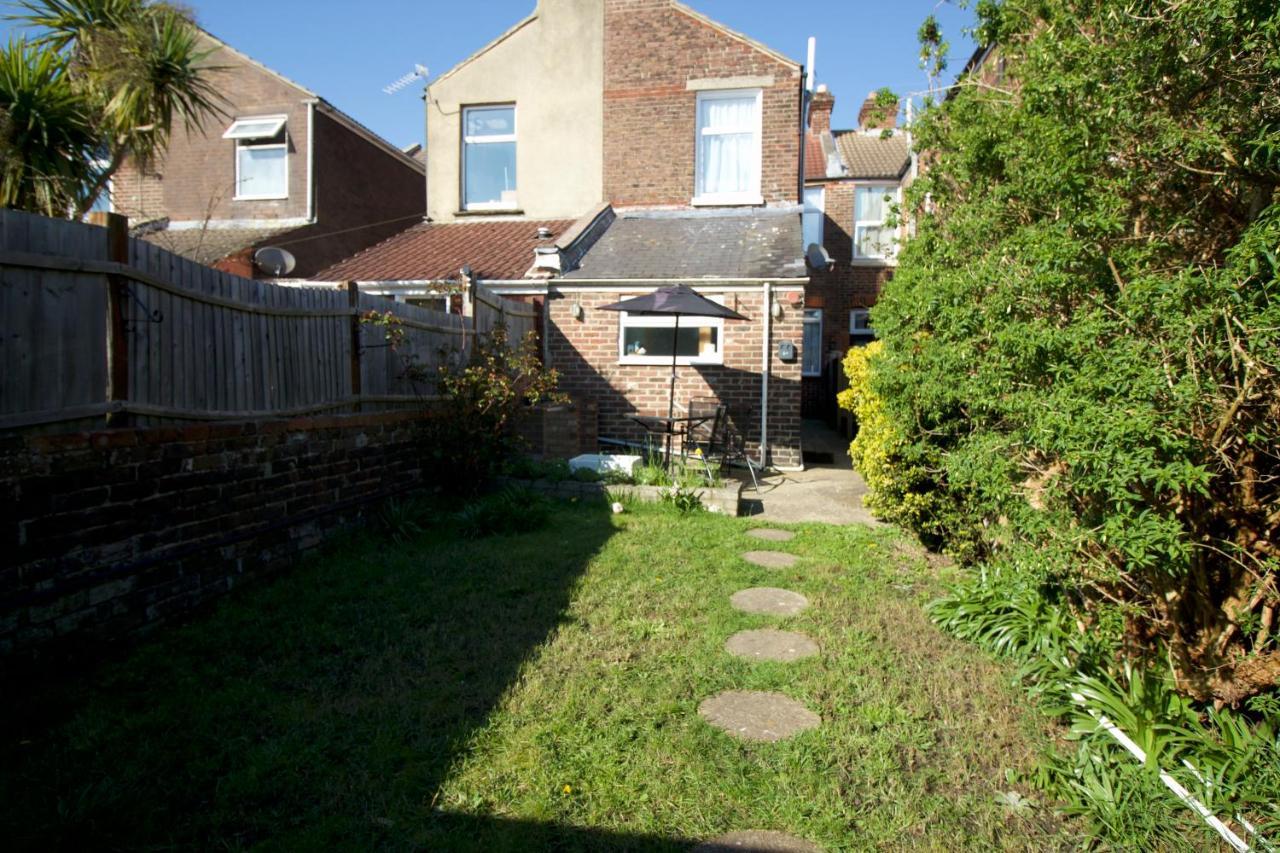 Thirty Barons Villa Southsea Exterior photo